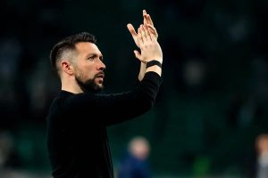 Farioli reveals secrets about Thiago Silva and Bednarek in his strategy.