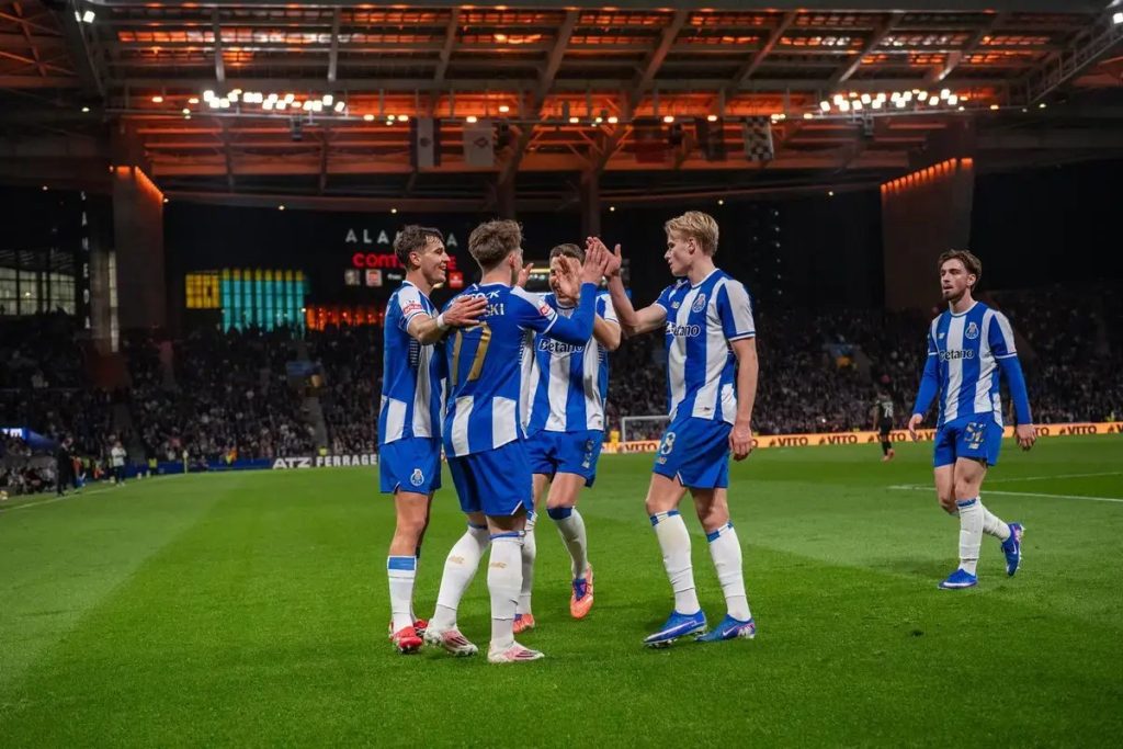 FC Porto conquista vitória sobre Moreirense e aumenta vantagem sobre Sporting