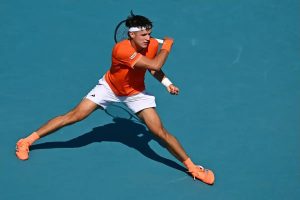 Francisco Cerundolo surpreende Daniil Medvedev após vitória de Korda sobre Alcaraz