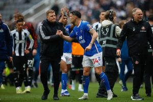 Howe reconhece que derrota com o Sunderland foi dolorosa para o Newcastle