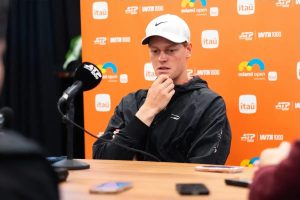 Jannik Sinner prepara-se para o estreia em miami contra Dzumhur