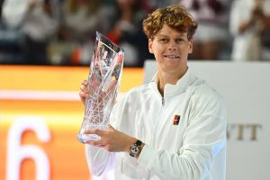 Jannik Sinner revela a importância de Darren Cahill na nova temporada