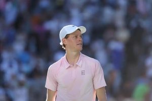 Jannik Sinner supera João Fonseca em dois tie-breaks no ATP Indian wells