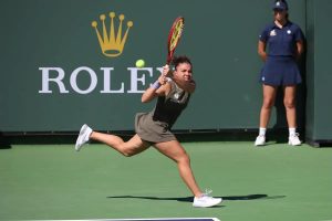 Jasmine Paolini luta bravamente, mas cede a Jelena Ostapenko em miami