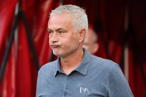José Mourinho anticipates the Benfica-FC Porto clash with explosive statements.