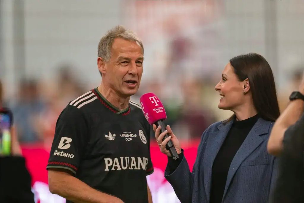 Klinsmann disposto a liderar missão de resgate do Tottenham
