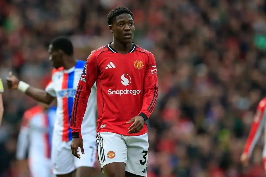 Kobbie Mainoo quase a assinar novo contrato de cinco anos com o Manchester United