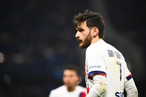 “Kvaratskhelia in conflict with PSG teammates after accusations of selfishness.”