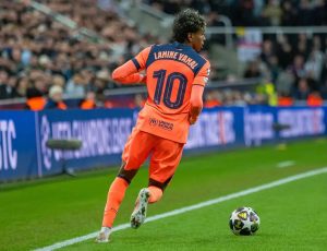 Laporta confirms PSG’s proposal for Yamal and analyzes Lewandowski’s future.