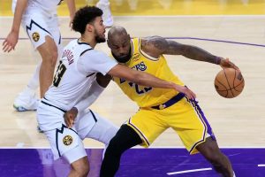 LeBron James atinge marco histórico na fase regular da NBA