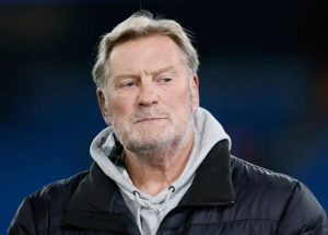 Tottenham legend suggests change to save team from relegation.