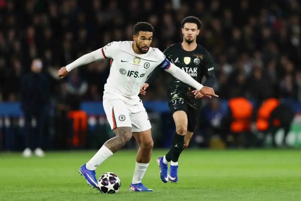 Liam Rosenior faz revelações surpreendentes sobre transferências após contrato de Reece James