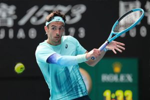 Lorenzo Musetti regressa após lesão, mas é derrotado por Fucsovics em Indian wells