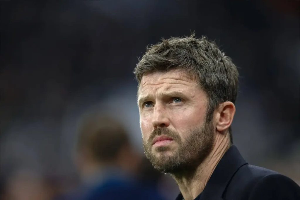 Manchester United enfrenta grave problema com Michael Carrick após reviravolta no mercado