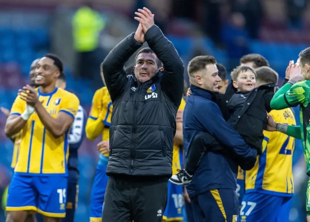 Mansfield quase surpreende Arsenal na taça de inglaterra