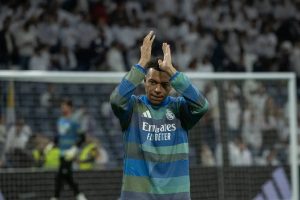 “Mbappé denies rumors about knee treatment by Real Madrid.”