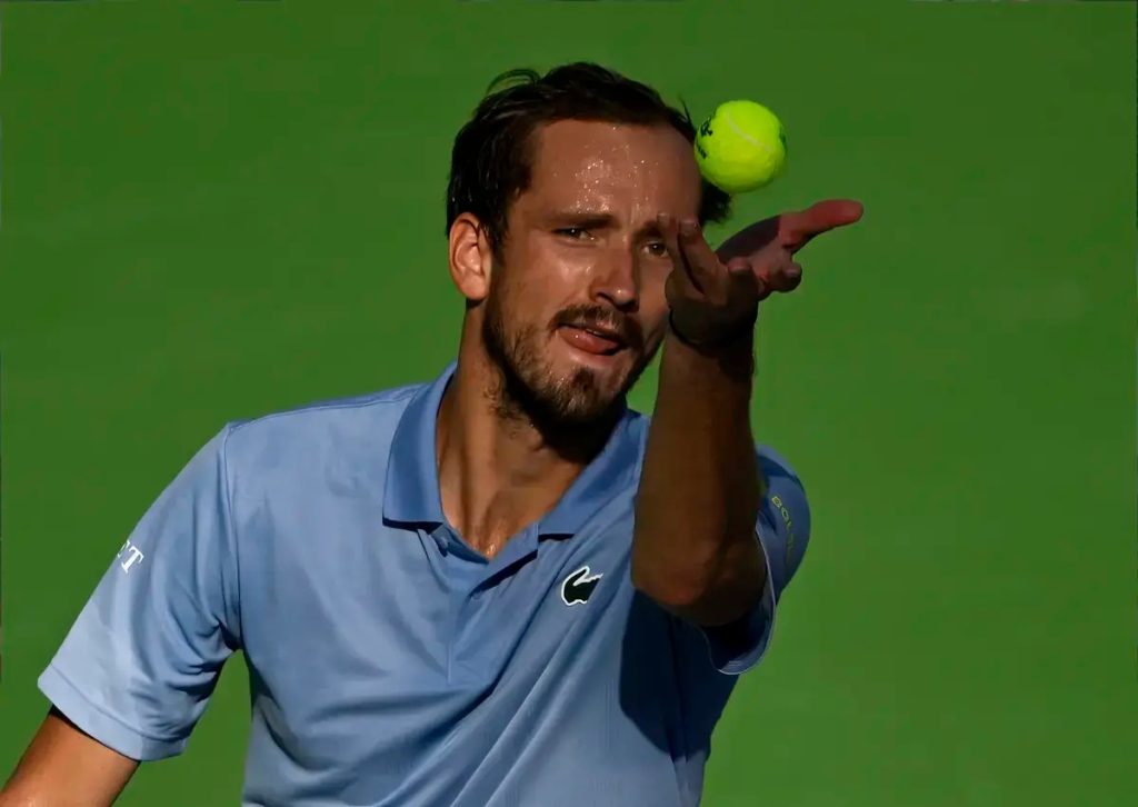 Medvedev praises Sinner and jokes about Alcaraz in the tennis battle.