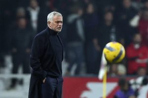 Mourinho fala sobre desafios frente ao FC Porto e desconforto de Farioli