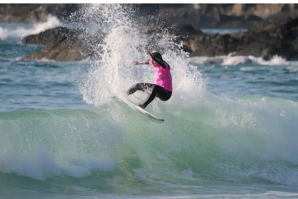 Surf World: Portuguese duo shines in the elite with the return of sharks.