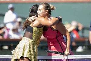 Naomi Osaka critica Sabalenka: “grita da mesma forma para cada bola”