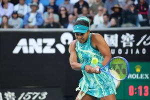 Naomi Osaka supera lesões e regressa determinada às vitórias