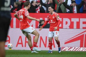 Nebel marca golo dramático e Mainz surpreende o Eintracht Frankfurt