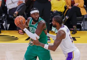 Neemias Queta shines with 17 points in the Celtics’ victory.