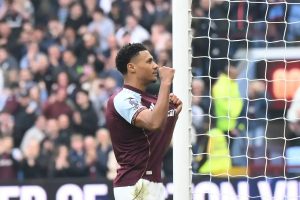 “Ollie Watkins shines with a goal after being overlooked by the English national team.”