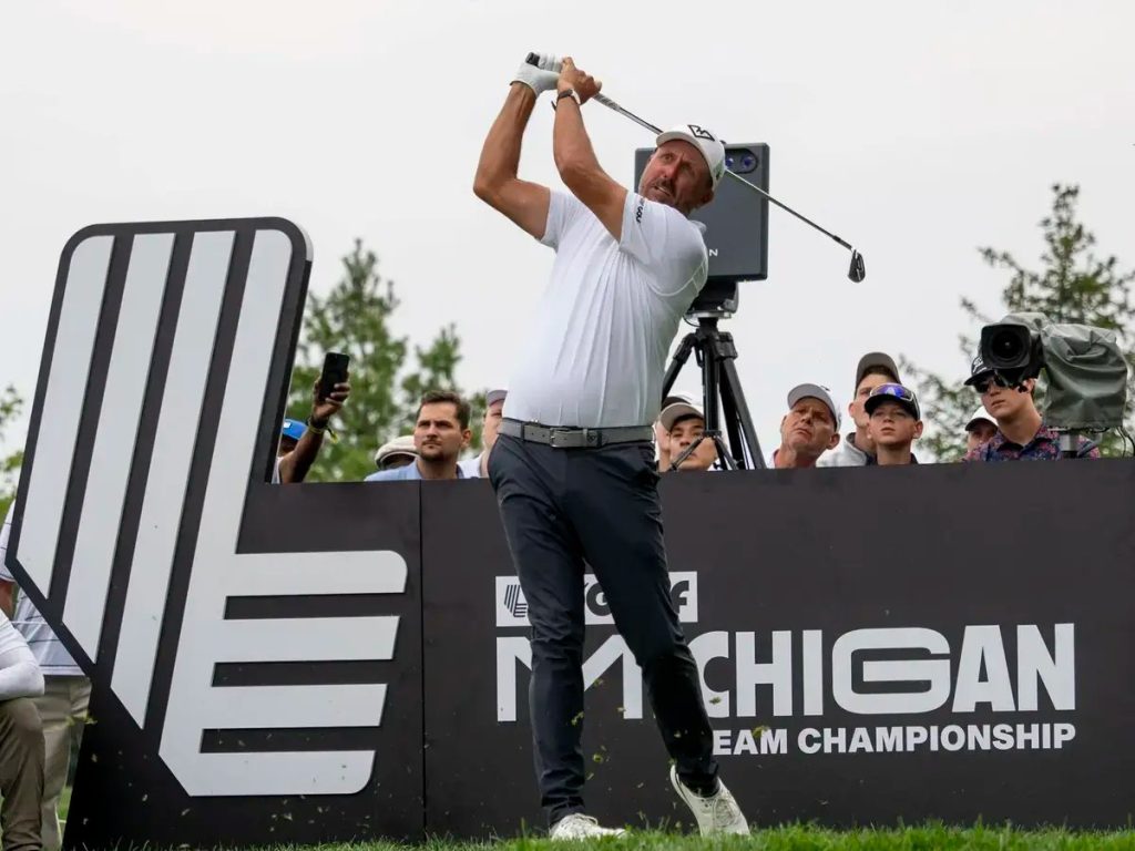 Phil Mickelson confirms return and breathes new life into LIV Golf.