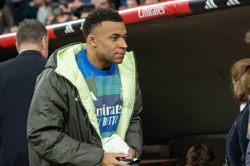 “Mbappé provokes outrage among Real Madrid fans with post.”