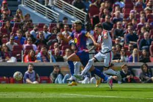 “Ronald Araujo shines and secures victory for Barcelona against Rayo Vallecano.”
