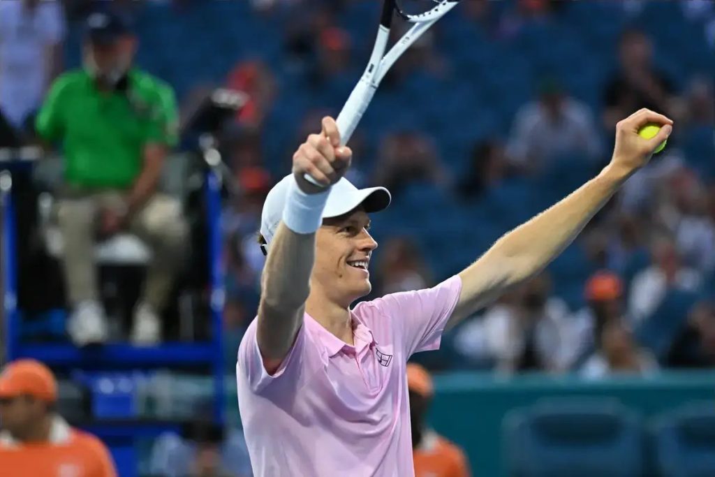 Sinner closes in on Alcaraz in the battle for the top of the ATP ranking.