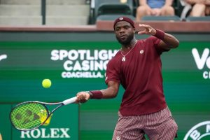 Tiafoe arrasa Cobolli e prepara-se para duelo com Sinner em Indian wells