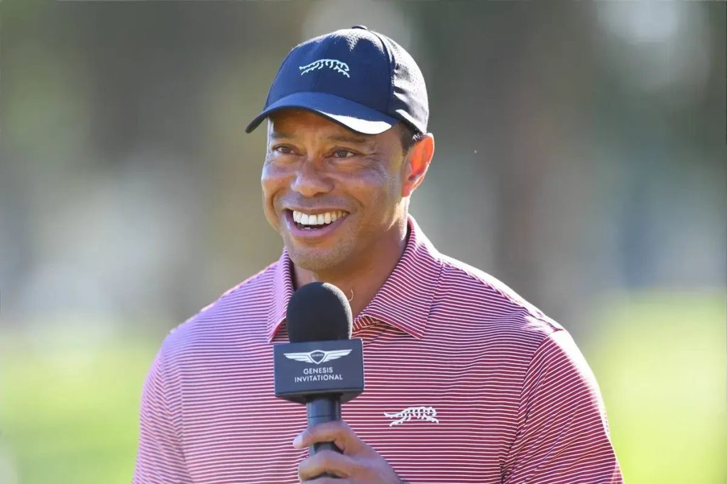 Tiger Woods inscreve-se no U.S. Senior Open, mas não aparece na lista inicial