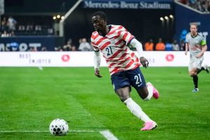 Timothy Weah pede reação após derrota pesada dos EUA frente à Bélgica