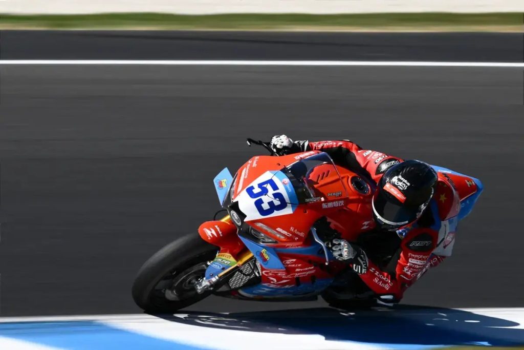 Valentin Debise shines with a double victory at the world championship in Portimão.