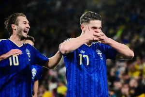 Victor Gyökeres shines as Sweden defeats Ukraine on the road to the playoff final.