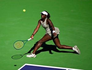 Victoria Mboko aprende com derrota de Aryna Sabalenka após boa corrida em Indian wells