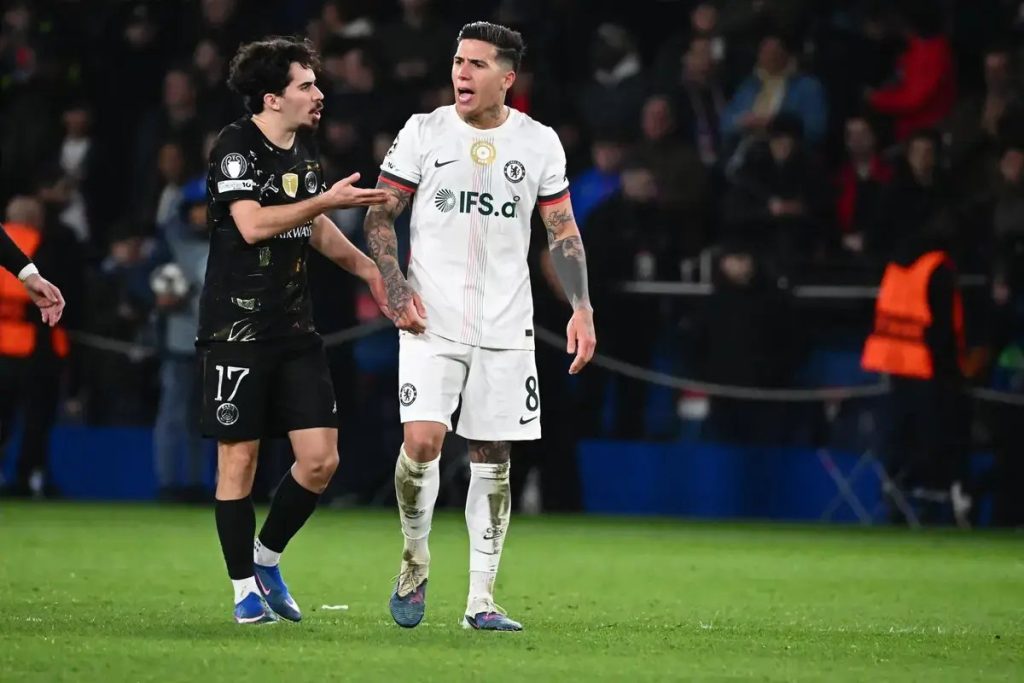 VIDEO – Enzo Fernández e Vitinha protagonizam discussão acesa após PSG-Chelsea