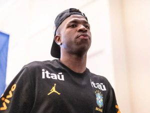 Vini jr em dúvida para amistoso com a Croácia após treino em falta