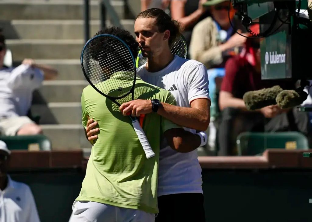 Zverev avança para as meias-finais de Indian wells com vitória dominante sobre Fils