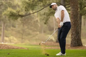 Scottie Scheffler puts on a show and competes for the Masters with a 68.