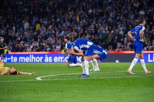 A luta pelo título aquece: FC Porto escorrega em casa, Sporting cumpre e Benfica promete