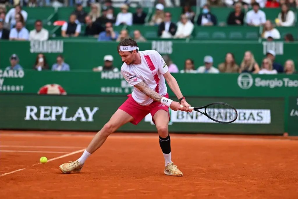 Alexander Bublik descarta temporada de despedida: ‘seria um desastre’