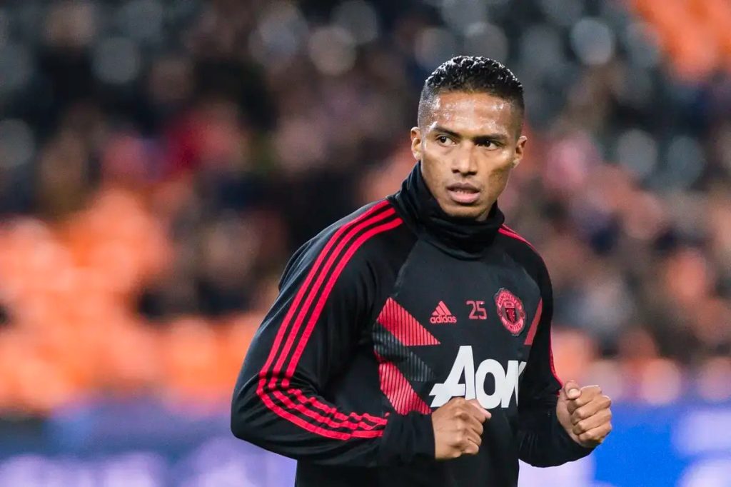 Antonio Valencia returns to football and joins Wythenshawe Vets.