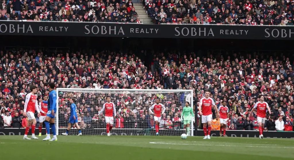 Arsenal à beira do colapso: Os maiores desastres da Premier League