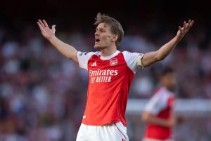 “Arsenal in search of glory in the Champions League against destiny.”