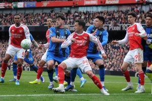 “Arsenal slips in the Premier League despite Gyökeres’ goal.”