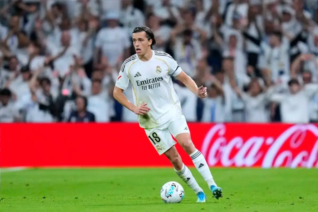 Arsenal prepara grande investimento em Álvaro Carreras do Real Madrid
