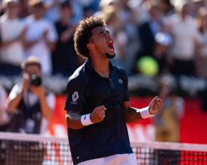 Arthur Fils conquista título em barcelona após dois anos de jejum